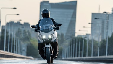 Yamaha TMAX Tech MAX 2026 | Scooter | Desporto