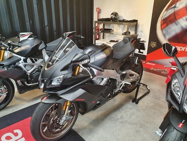 Aprilia RSV RSV4 1100 FACTORY | Moto