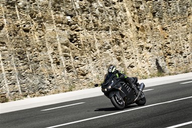 Kawasaki ZZR1400 '17 | Moto | Sport Tourer