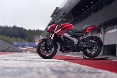 Bajaj Dominar 400 2026 | Moto | Dominar