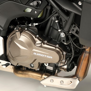 QJ Motor SRK 600 | Moto | Street