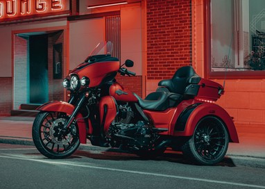 Harley Davidson TRI GLIDE ULTRA 2025 | Moto | Trike