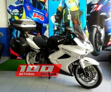Honda VFR 800 | Moto