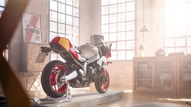 Yamaha XSR900 GP 2026 | Moto | Sport Heritage