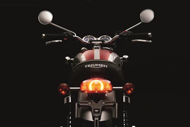 Triumph Bonneville T120 | Moto | Classics