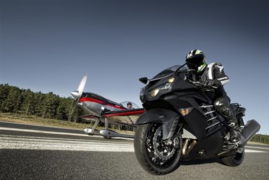 Kawasaki ZZR1400 '17 | Moto | Sport Tourer