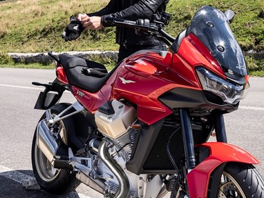 Moto Guzzi V100 | Moto | V100
