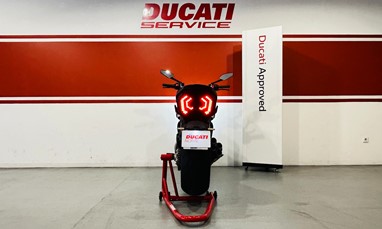 Ducati Diavel V4 Black | Moto