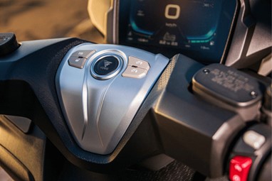 Voge SR4 Radar | Scooter | Scooters