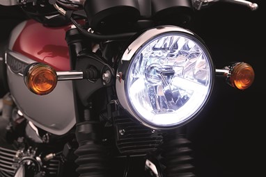 Triumph Bonneville T120 | Moto | Classics