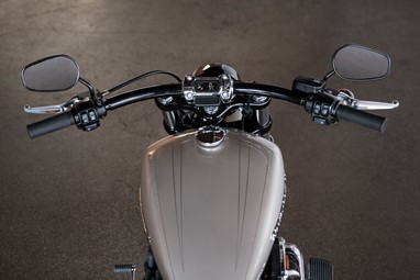 Harley-Davidson Breakout | Moto | Softail