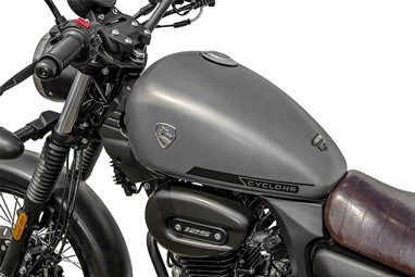 CYCLONE RA2 | Moto | Cruiser