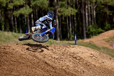 Yamaha YZ250 2026 | Moto | Competição