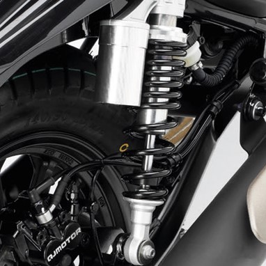 QJ Motor SRV 125 | Moto | Custom