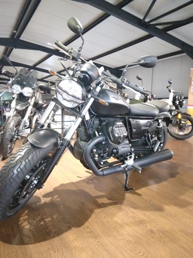 Moto Guzzi V9 Bobber | Moto