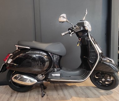 Vespa GTS 300 | Scooter