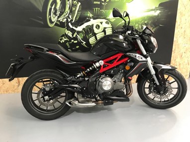 Benelli BN 302 | Moto