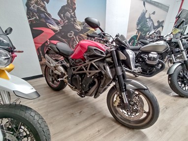 MV Agusta Brutale 990R | Moto