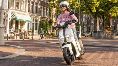 Yamaha NEO's Dual Battery 2023 | Scooter Elétrica | Urban Mobility
