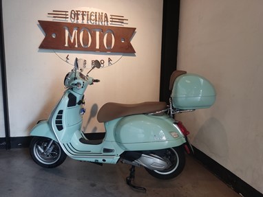 Vespa GTS 300 | Scooter