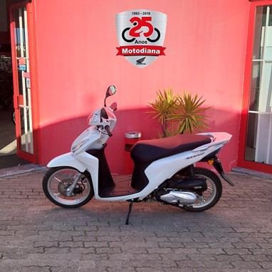 Honda Vision 110 | Scooter