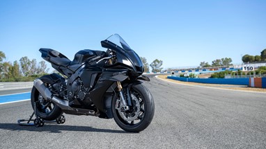 Yamaha R1 RACE 2025 | Moto | Super Desportivas