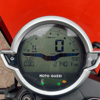 Moto Guzzi V7 STONE TEEN | Moto