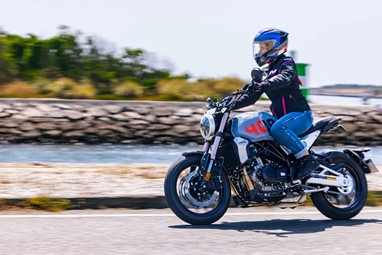 ATAC Komet 400 | Moto | Retro Modernas