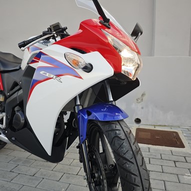 Honda CBR 125R | Moto