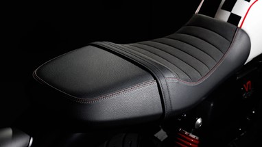 Moto Guzzi V7 Stone Ten | Moto | V7