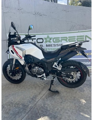 Outra Cyclone RX 401 | Moto