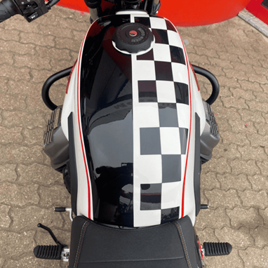 Moto Guzzi V7 STONE TEEN | Moto