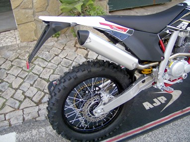 AJP SPR 240 Enduro | Moto