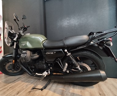 Moto Guzzi V7 III | Moto