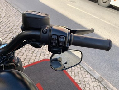 Harley-Davidson 883 Iron | Moto