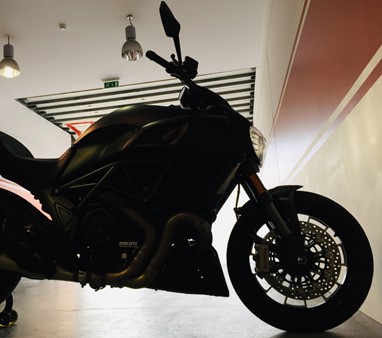 Ducati Diavel Dark | Moto