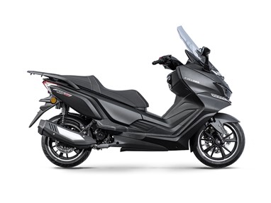 CYCLONE RT3s | Moto | Scooter