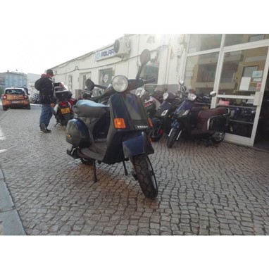Piaggio Vespa 200 | Scooter