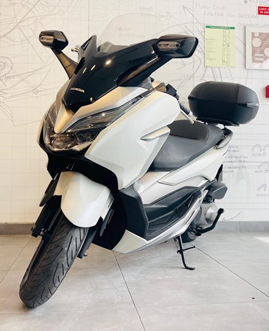 Honda Forza 300 | Scooter