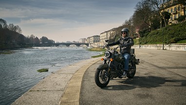 UM Renegade Commando 300 | Moto | Cruiser