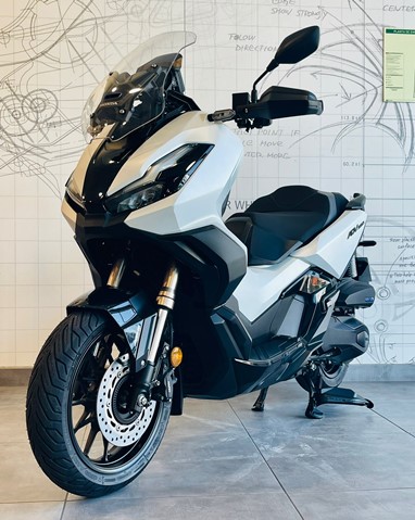 Honda ADV 350 | Scooter