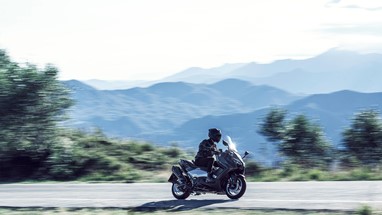 Yamaha TMAX 25th Anniversary 2026 | Scooter | Desporto