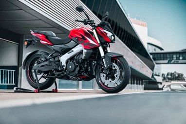Bajaj Dominar 400 2026 | Moto | Dominar