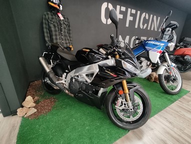 Aprilia Tuono V4 Factory | Moto