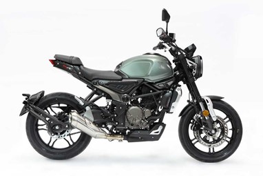 Voge 300AC | Moto | Classic