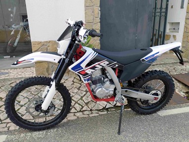 AJP SPR 125 Enduro | Moto