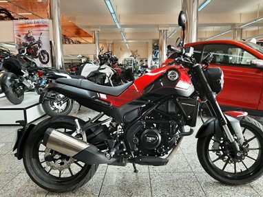 Benelli Leoncino 250 | Moto
