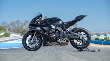 Yamaha R1 RACE 2025 | Moto | Super Desportivas