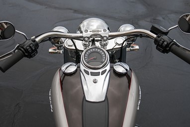 Harley-Davidson Deluxe | Moto | Softail