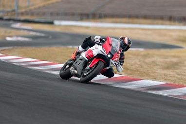 Yamaha R9 2026 | Moto | Super Desportivas